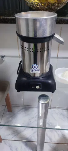 ESPREMEDOR DE LARANJA COMOMBO