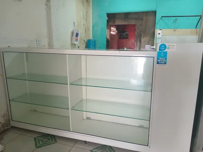 Vende-se esposito de bolos salgados e etc.