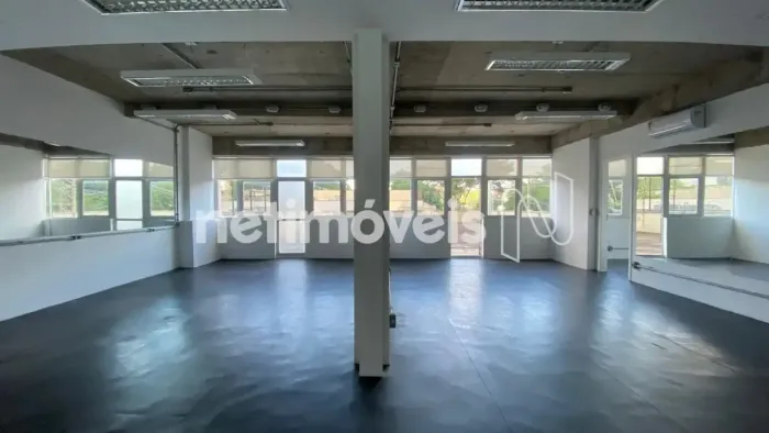 Sala Comercial para Locação com Amplo Terraço Privativo na Av. Faria Lima
