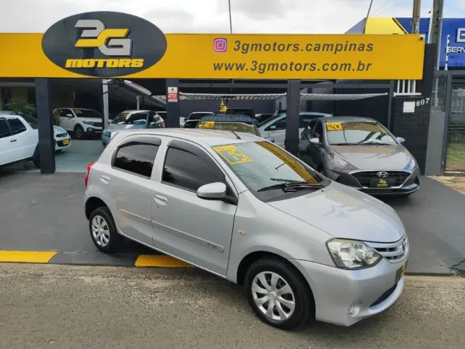 Toyota Etios X 1.3 Flex 16V 5P Mec. 2015