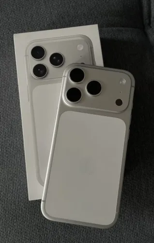 iPhone 17