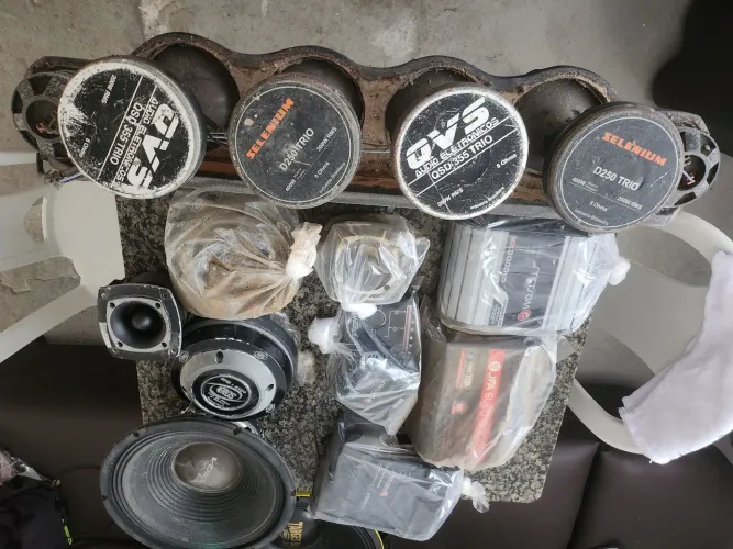 Vendo som automotivo troco por moto ou alguma coisa do meu interesse aceito cartão 
