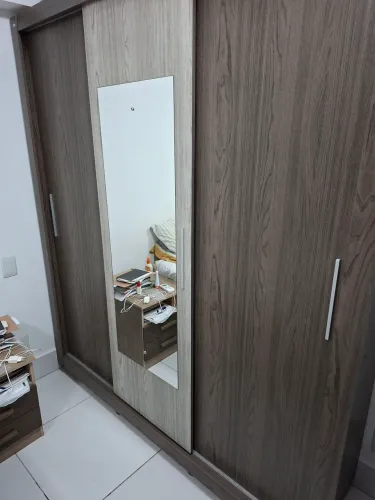 Guarda-Roupa com 3 Portas de Correr