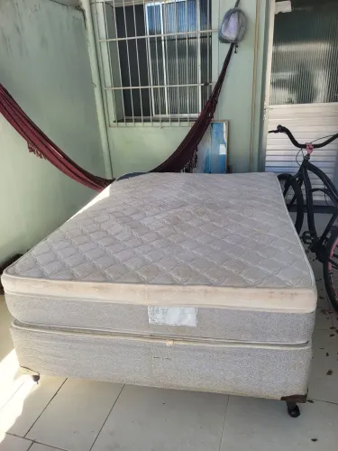Vendo cama box casal