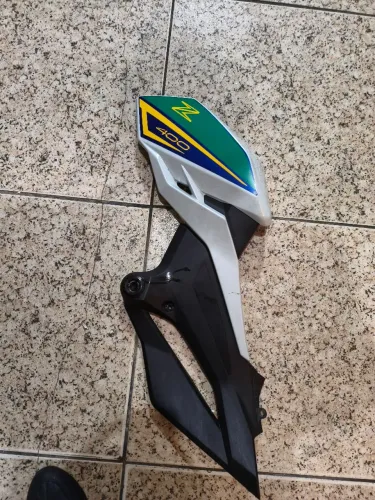 Carenagens z400 aba lateral tanque