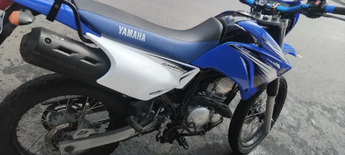 Vendo ou troco moto bem conservada pneus mas q meia vida ,relação nova funcionando tudo