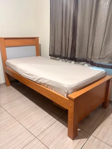 Cama de solteiro + Colchão em perfeito estado!