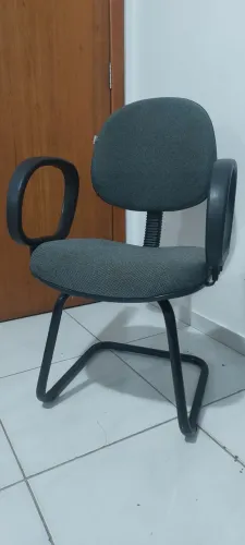 Cadeira de escritório base fixa