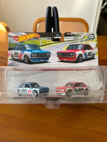 Hot Wheels Premium 71 BRE Datsun 510 #85 e 71 BRE Datsun 510 #46