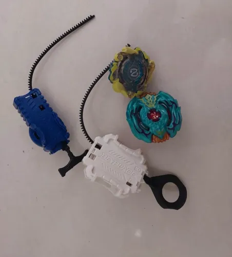 Beyblade (modelo que desmonta)