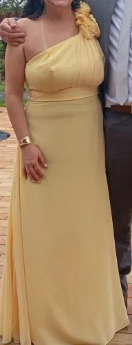 Vestido amarelo chiffon