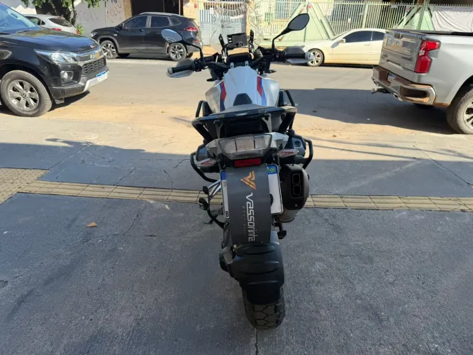  BMW. R1250 GS  branco 2021/2022 Gasolina 