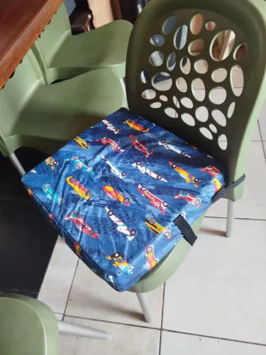 Elevação infantil de assento