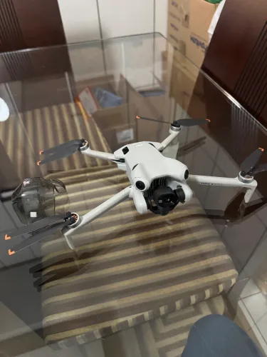 SOMENTE O DRONE DJI MINI 4 PRO