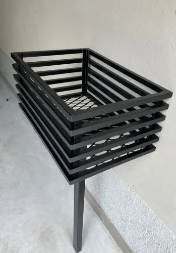 Lixeira de calçada resistente de alumínio 