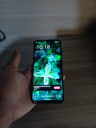 Moto G15 256GB - Funcionando - Tela Trincada + Câmera Frontal Não Funciona - Barato