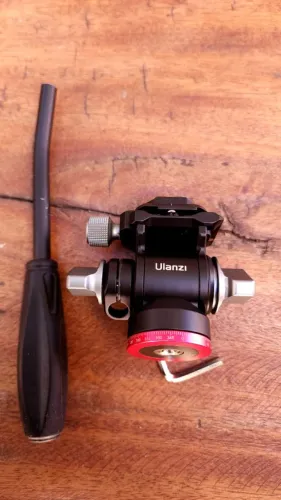 Cabeça Hidráulica Ulanzi U-190 para Tripé - Ball Head Profissional