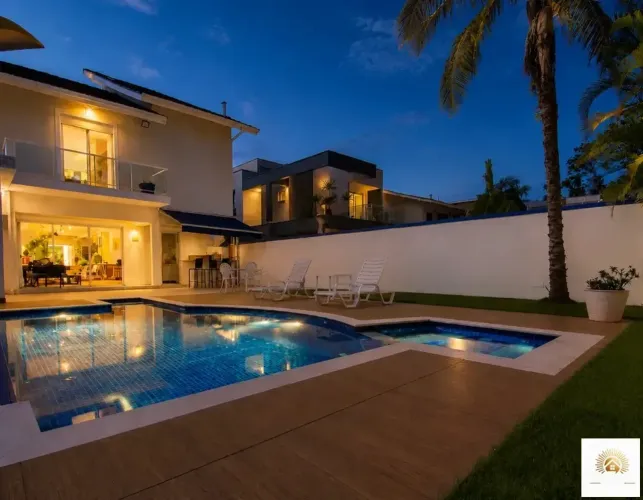 Casa a venda na Riviera com piscina 7 suítes