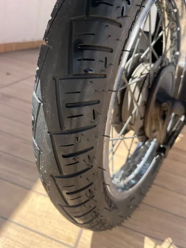 Vendo pneu traseiro 80/100 aro 14 biz/pop , apenas 3 meses de uso!