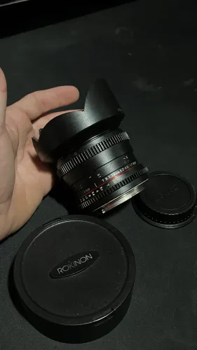 Lente Rokinon 14mm T3.1 Cine DS - Canon EF (Usada)