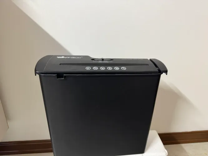 Fragmentadora picadora de papéis APP-TECH S.60l pouco uso. 110V