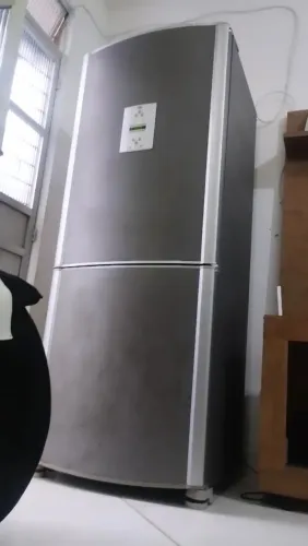 Vende-se Geladeira Brastemp