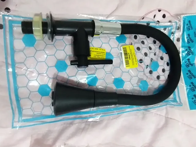 Torneira gourmet preta flexível