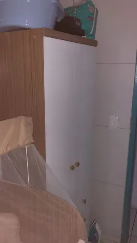 CONJUNTO GUARDA ROUPA E CÔMODA