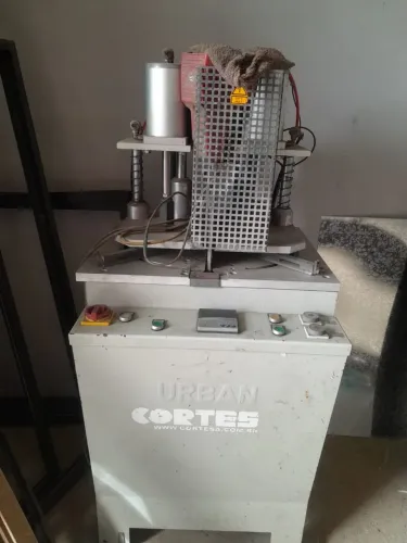 Maquina de solda para esquadrias de pvc