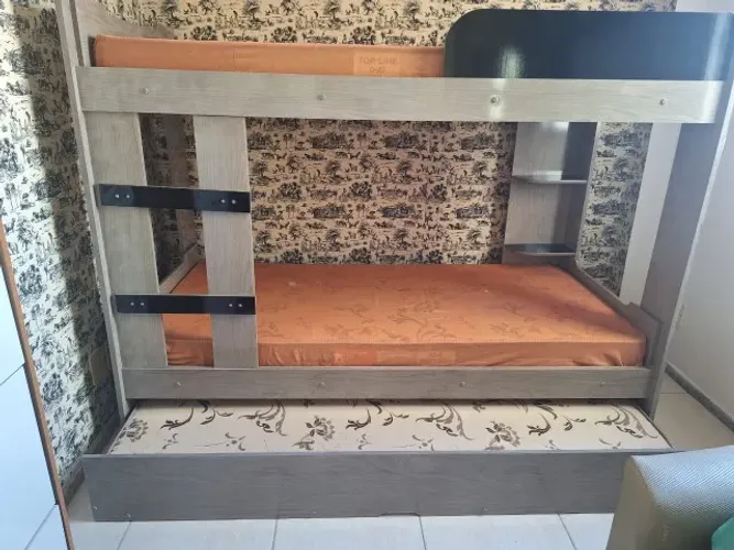Treliche com colchões 