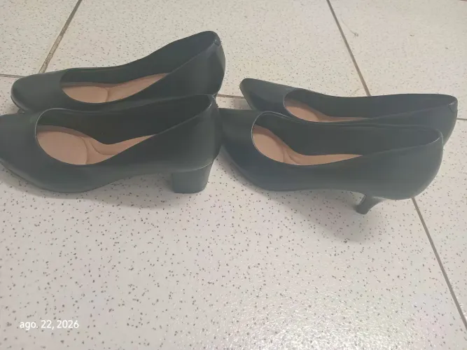 Despego de dois pares de scarpin! Um bico fino e outro redondo