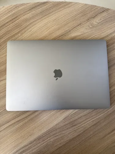 MACBOOCK PRO 16