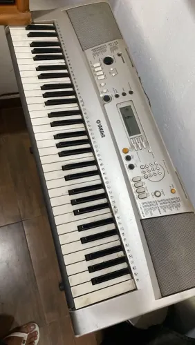 Teclado Yamaha PSR-E313 - 61 Teclas<br>Vendo teclado Yamaha PSR-E313
