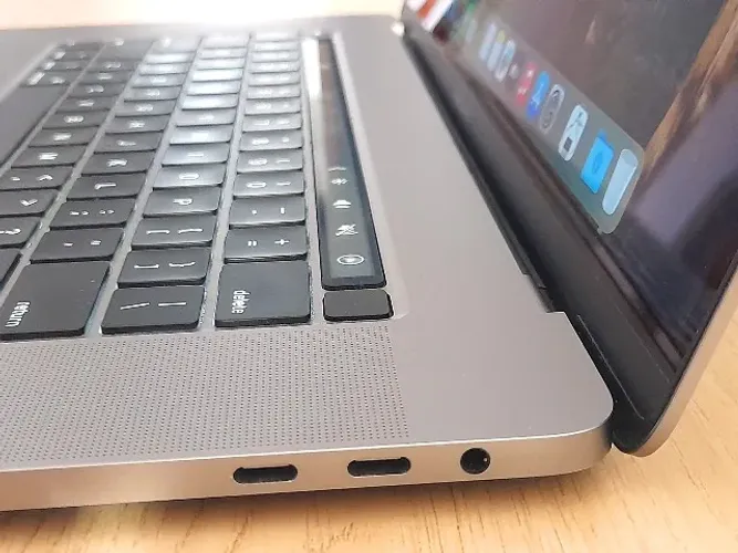 MacBook Pro 16" · SSD 512GB· 16GB Ram · 2019 i7 · Ótimo · Carregador Original