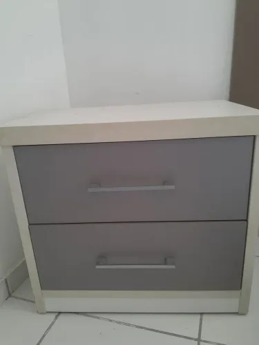 Vendo mesinha de cabeceira