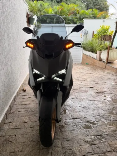 Yamaha Xmax 300