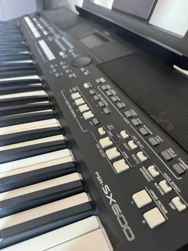 Teclado Yamaha PSR-SX600