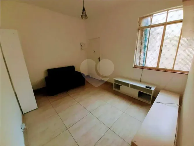 Apartamento reformado e mobiliado para locação com 1 quarto, 50 m²