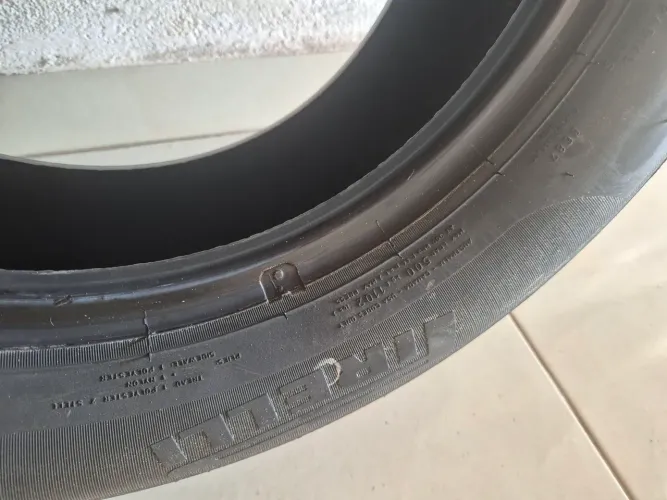 Pneu pirelli