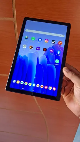 Tab A7 Tablet Samsung 10 polegadas Net Wi-fi 64Gbs Top (trinco fio de cabelo na tela )