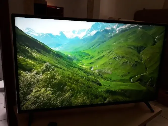 LG TV Smart de 43" FUL HDR! sistema WEB O.S. INTELIGENCIA ARTIFICIAL THINQ AI TV DE 202