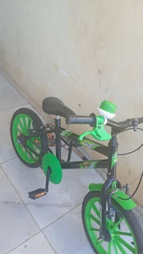 Bicicleta infantil menino