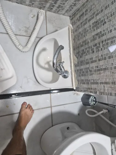 Pia de banheiro polipropileno com torneira