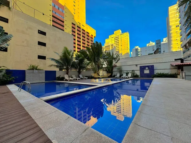 PERTO DA PRAIA - Flat com varanda gourmet 2 dormitórios - Condomínio com lazer - 2 vagas -