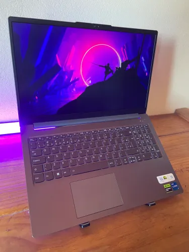 Notebook Lenovo i5 12ª / GeForce RTX 3050 / 16GB RAM / 512GB SSD / Tela 15.6? FullHD