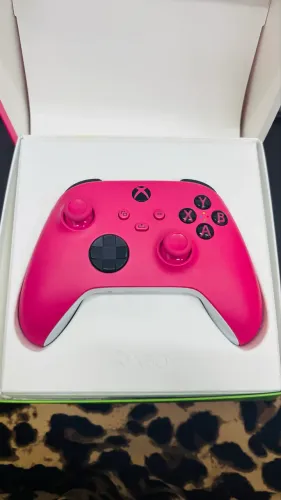 Controle Sem Fio Original Microsoft Rosa Deep Pink Xbox Series S/X + Bateria (até 12h)