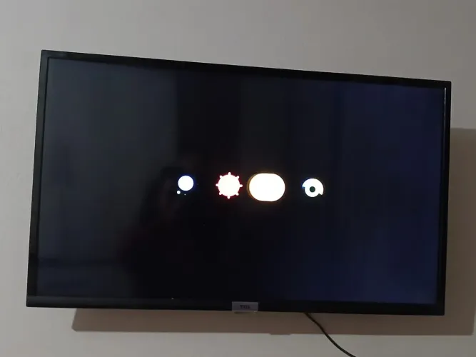 Tv tcl para retirada de peças