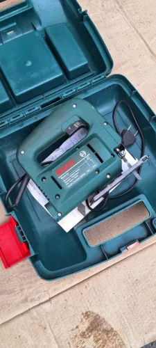Serra tico tico original BOSCH,110 volts, semi nova na embalagem