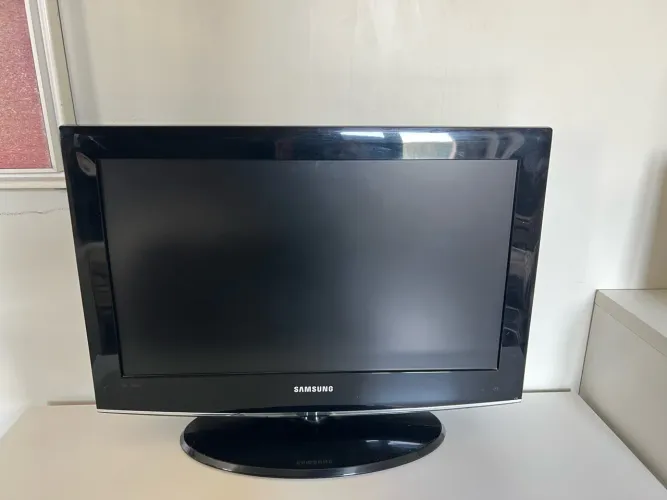 TV Samsung 26" LCD HD - Com 3 Entradas HDMI
