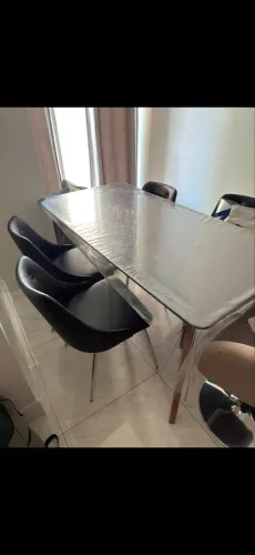 Mesa com 4 cadeiras TOK STOCK